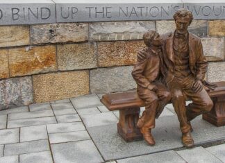 Jak oczyścić ranę z martwicy?