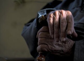 Czy kość zrośnie się bez gipsu?