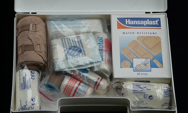 Jak przewozić podpaski w samolocie?